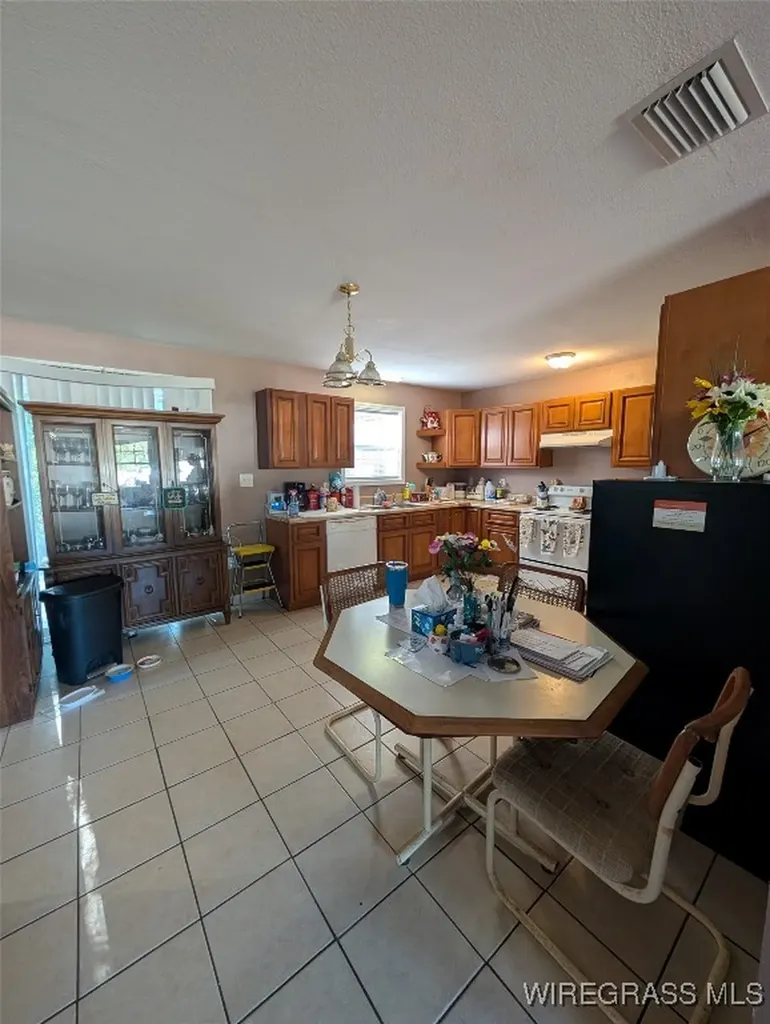 433 Joe Cook Street Cottonwood AL 36320