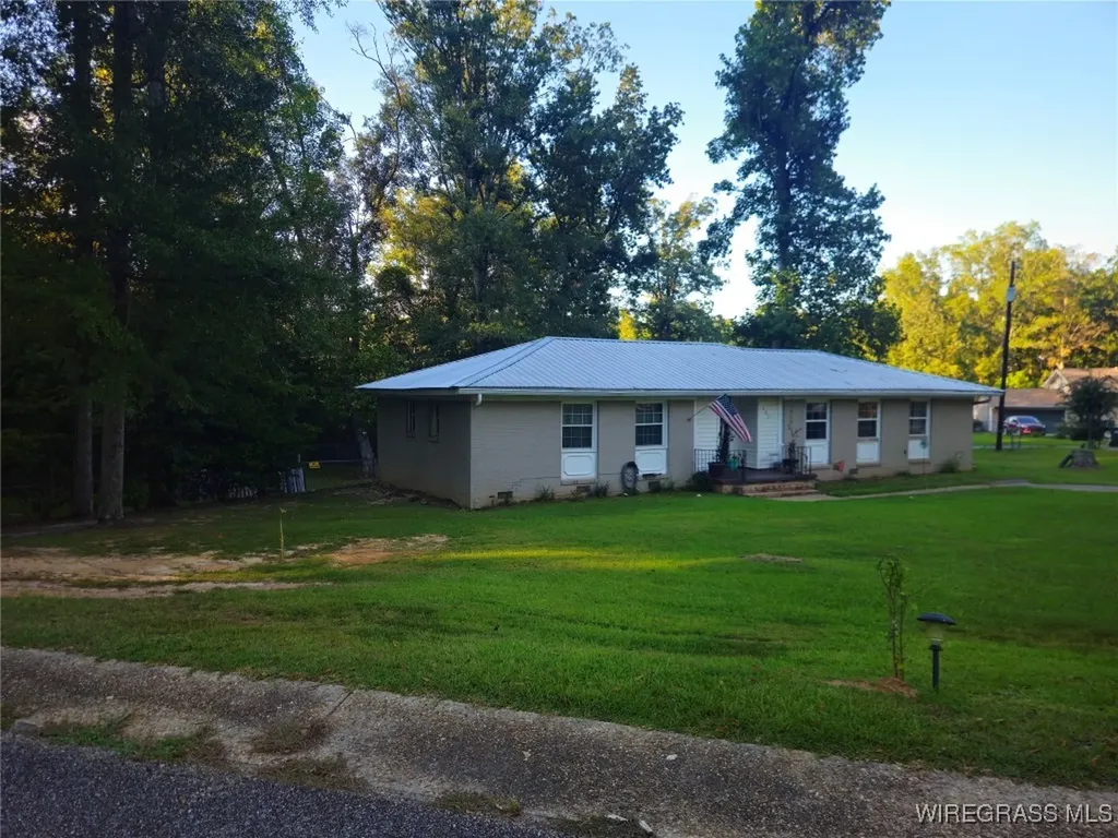 127 Peters Circle Ozark AL 36360