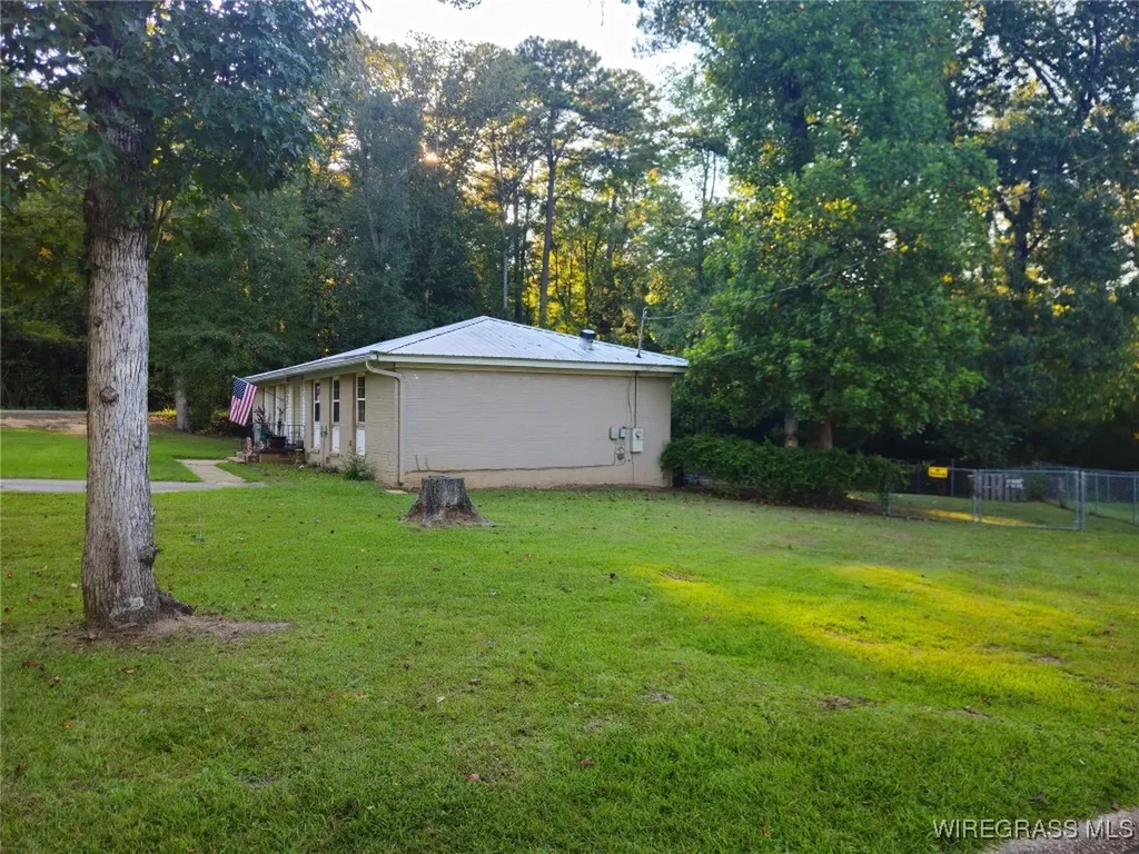 127 Peters Circle Ozark AL 36360