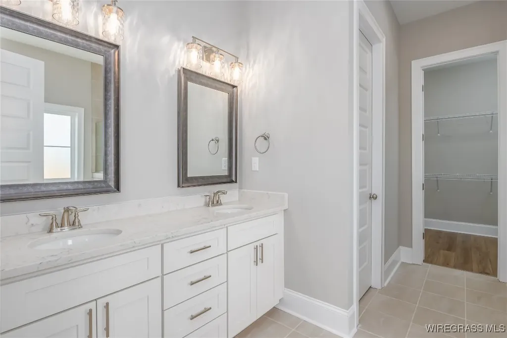 220 Zinnia Lane Dothan AL 36305