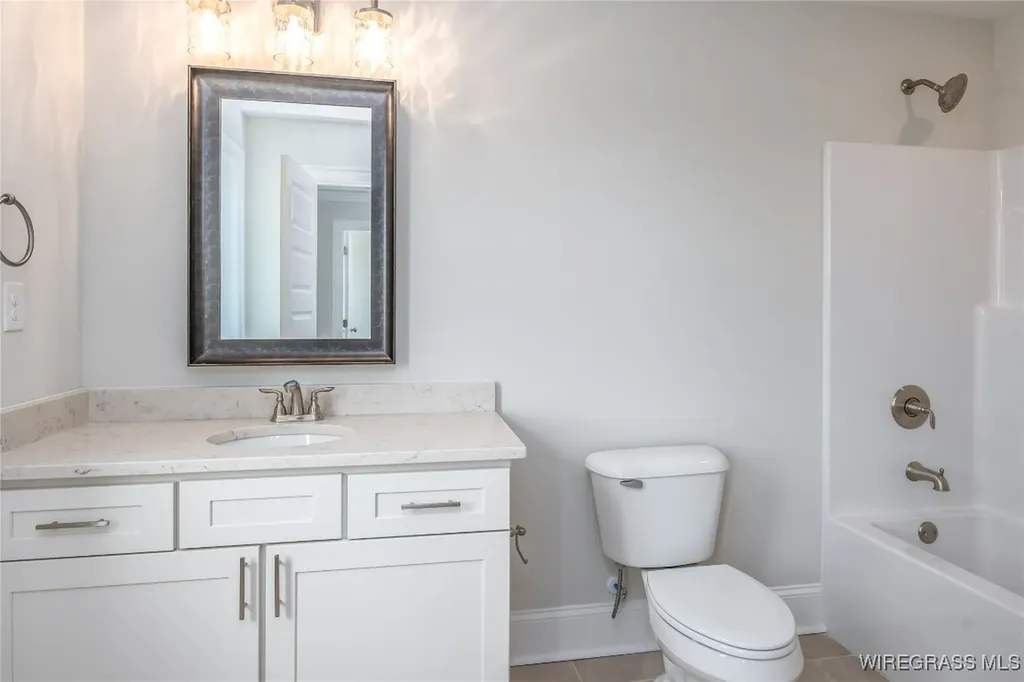 220 Zinnia Lane Dothan AL 36305