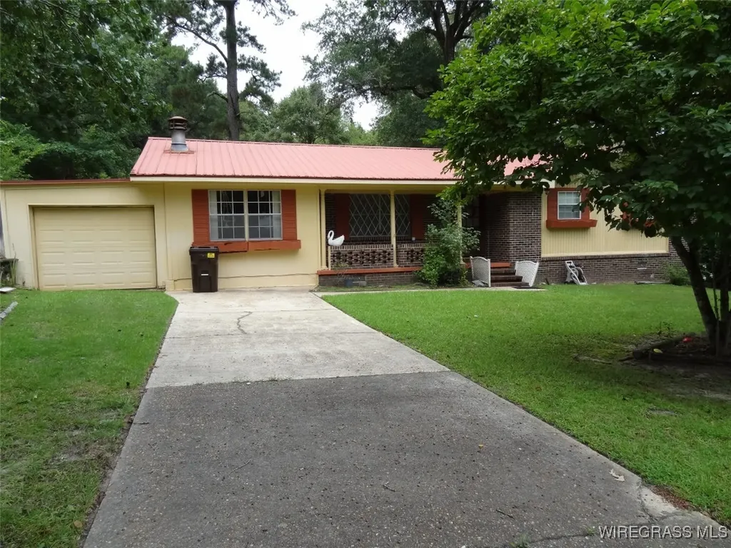 102 Baxter Street Daleville AL 36322