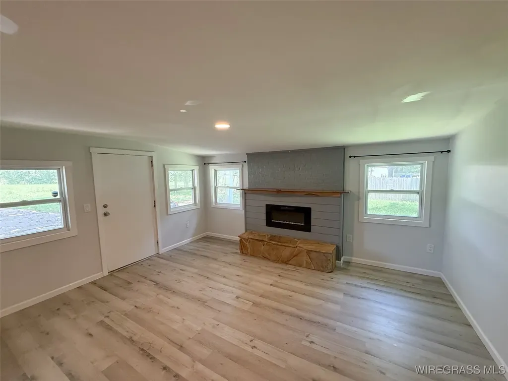 16268 W State Highway 52 Kinston AL 36453