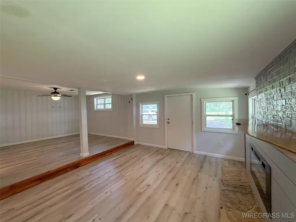 16268 W State Highway 52 Kinston AL 36453