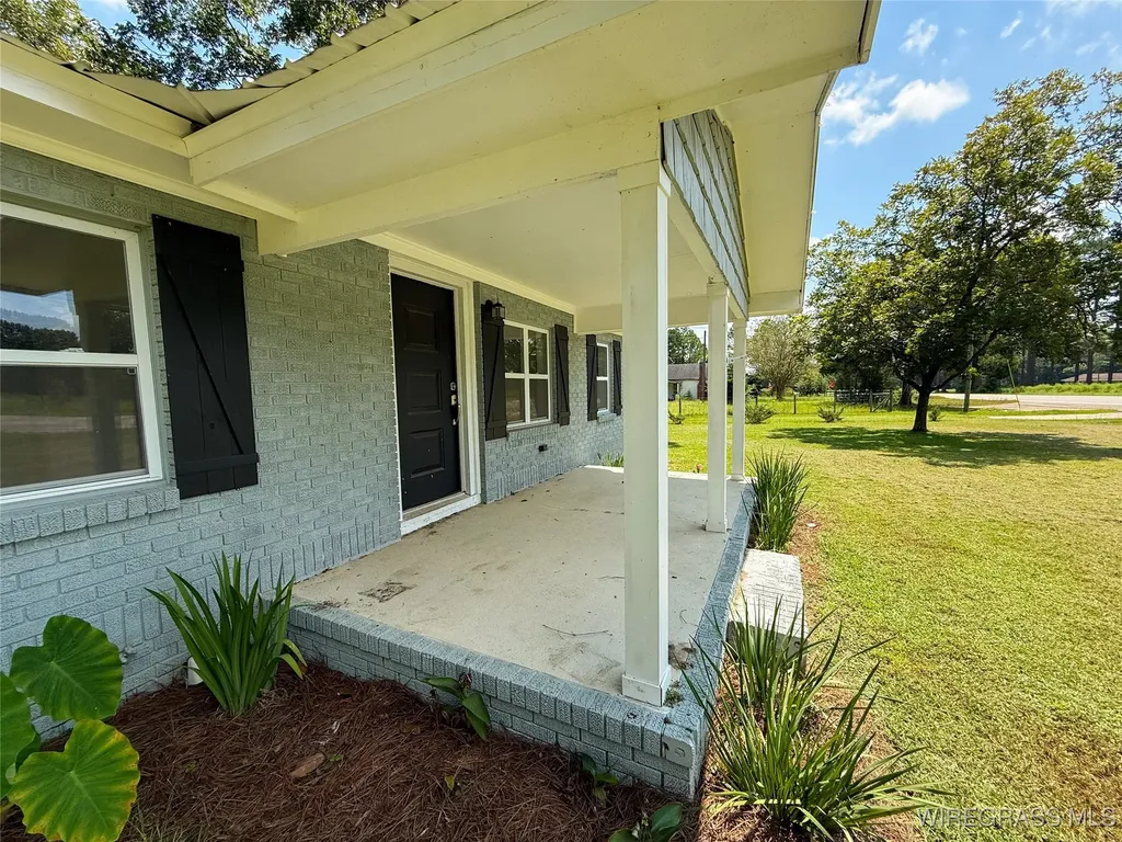 16268 W State Highway 52 Kinston AL 36453