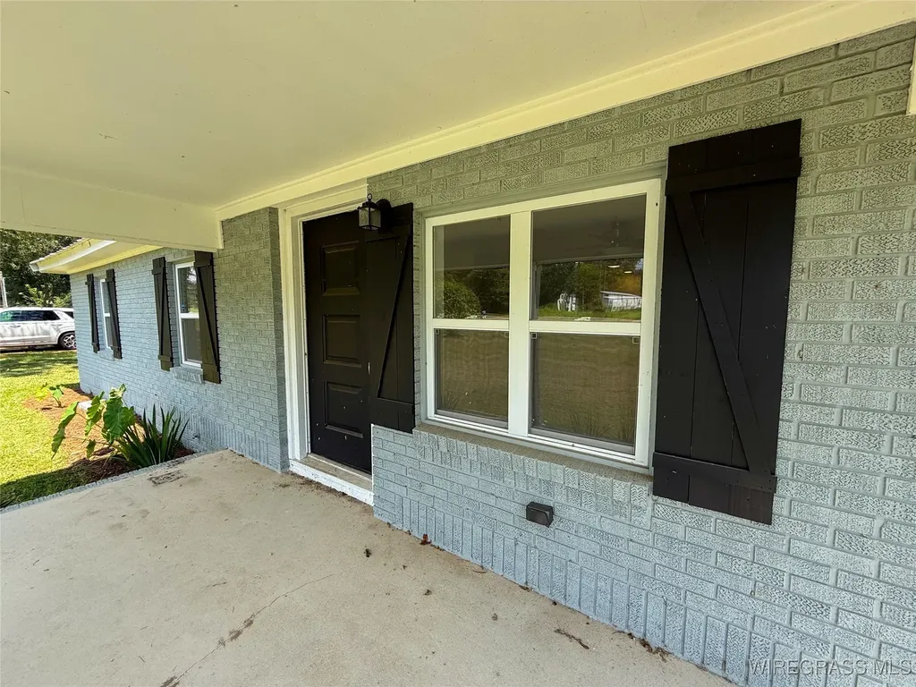 16268 W State Highway 52 Kinston AL 36453