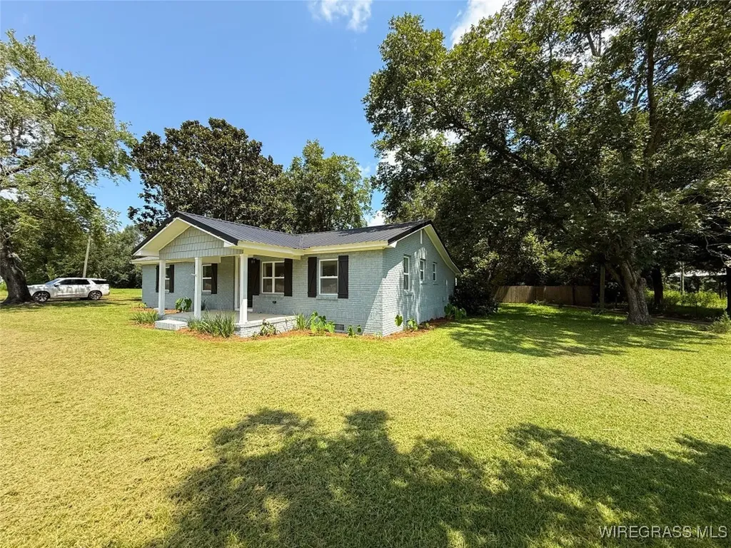 16268 W State Highway 52 Kinston AL 36453