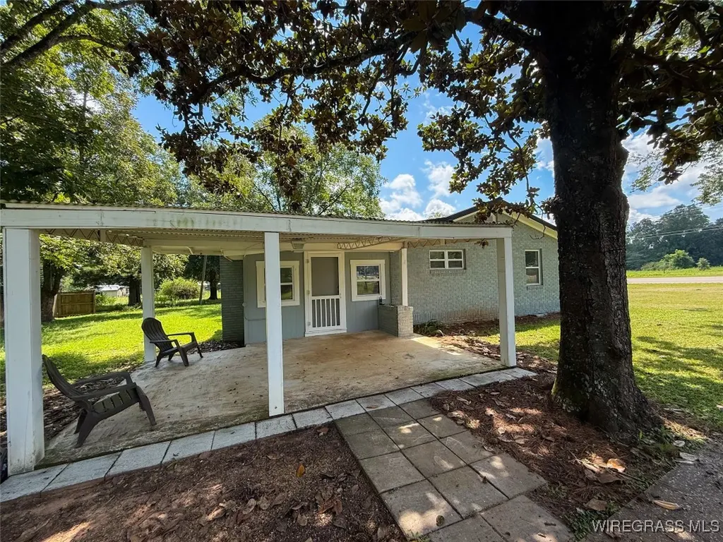 16268 W State Highway 52 Kinston AL 36453