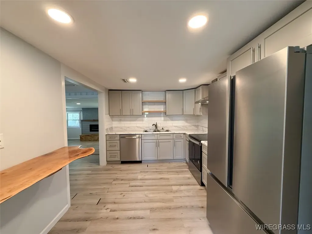 16268 W State Highway 52 Kinston AL 36453