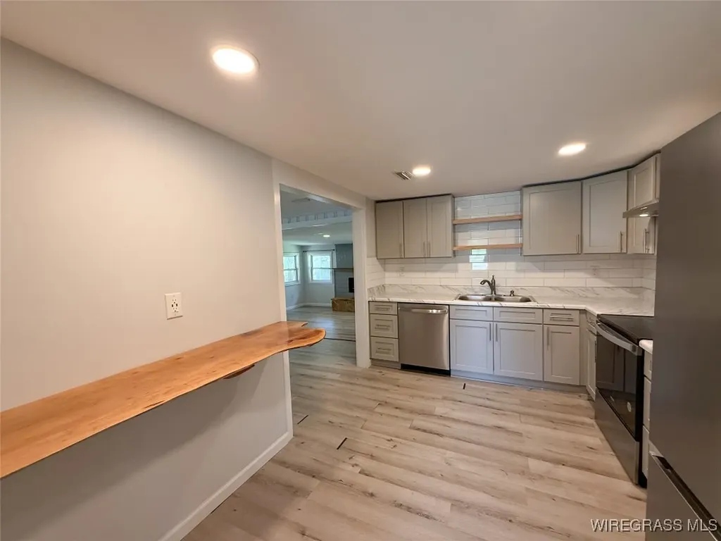 16268 W State Highway 52 Kinston AL 36453