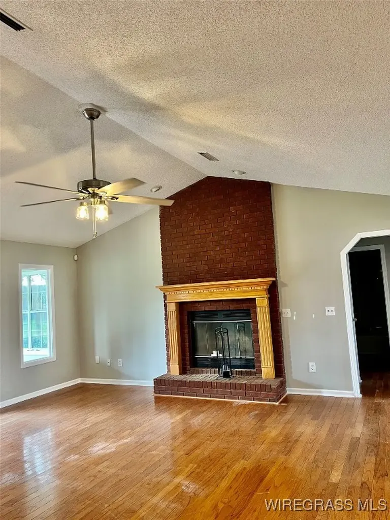 102 Daphne Drive Enterprise AL 36330