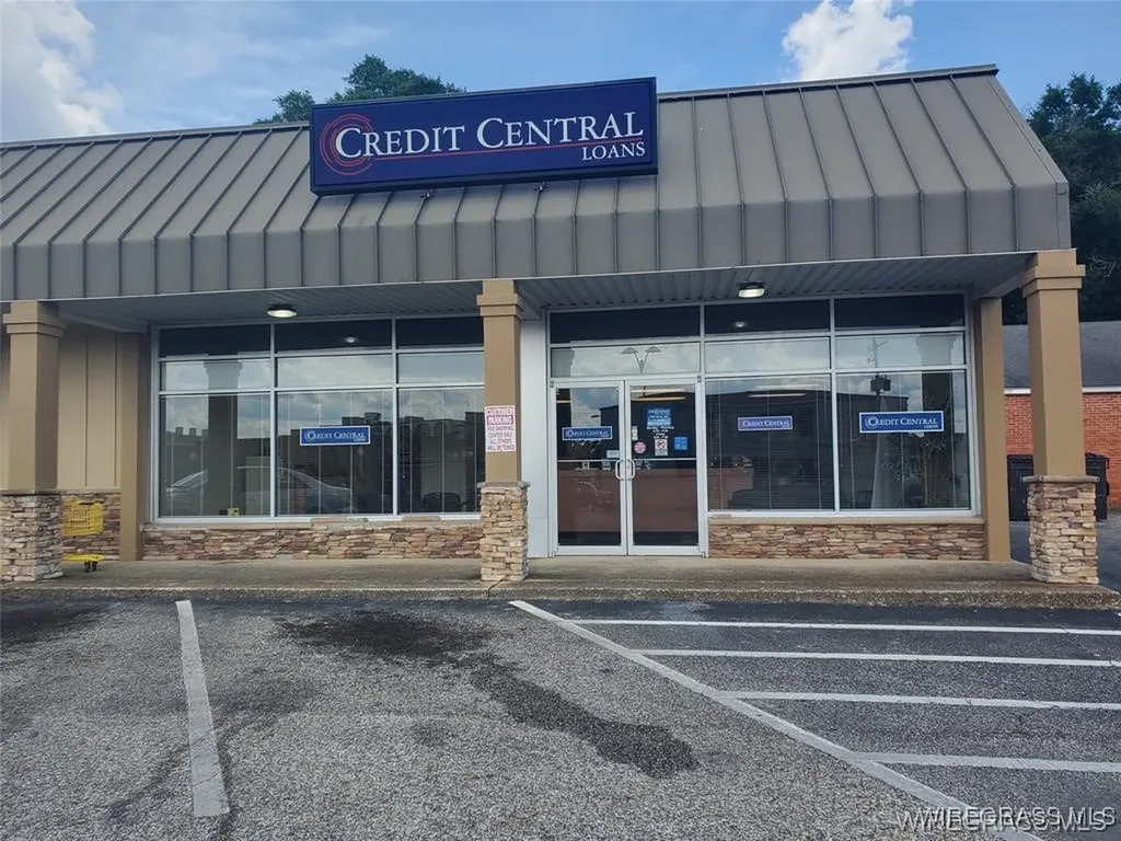 133 South East Avenue Ozark AL 36360