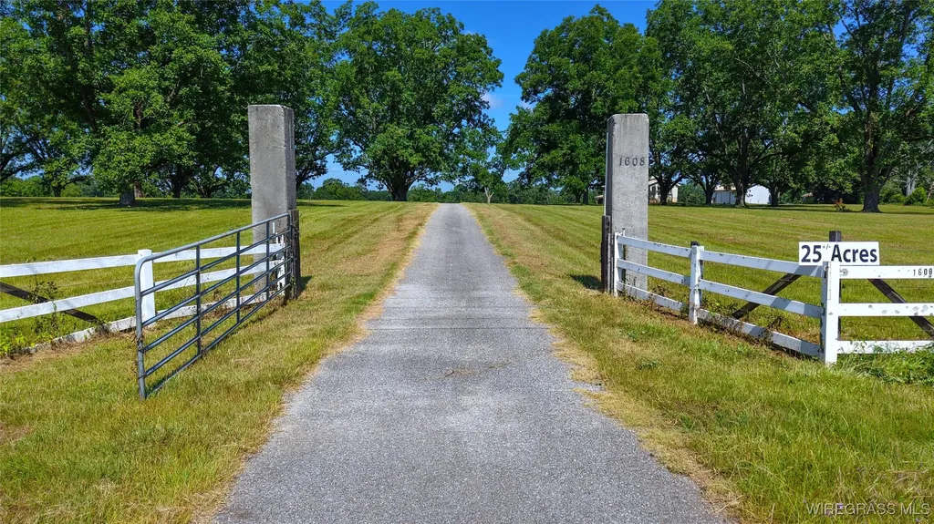 1608 W Bypass Road Andalusia AL 36420