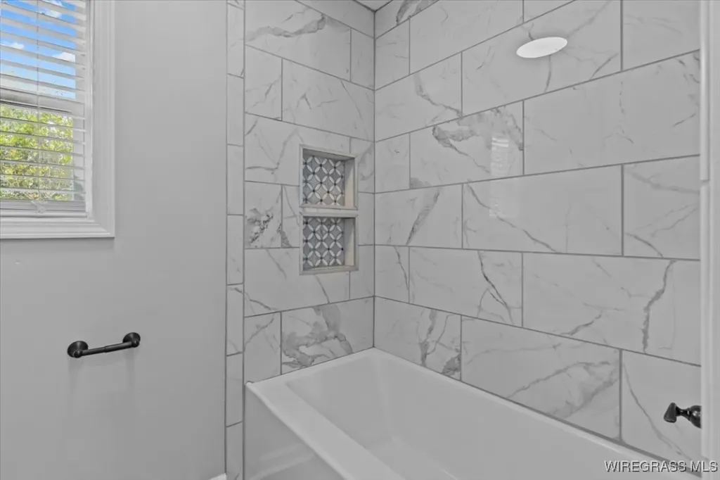 105 N Woodlawn Drive Enterprise AL 36330