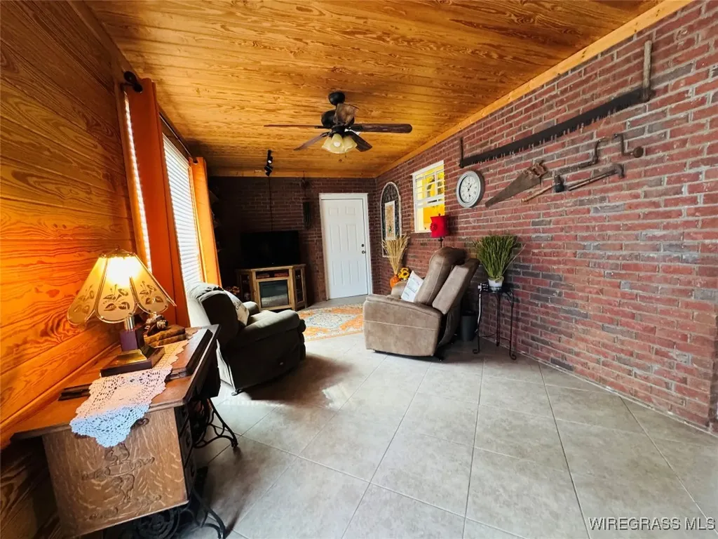 1716 Burl Lee Road Cottonwood AL 36320