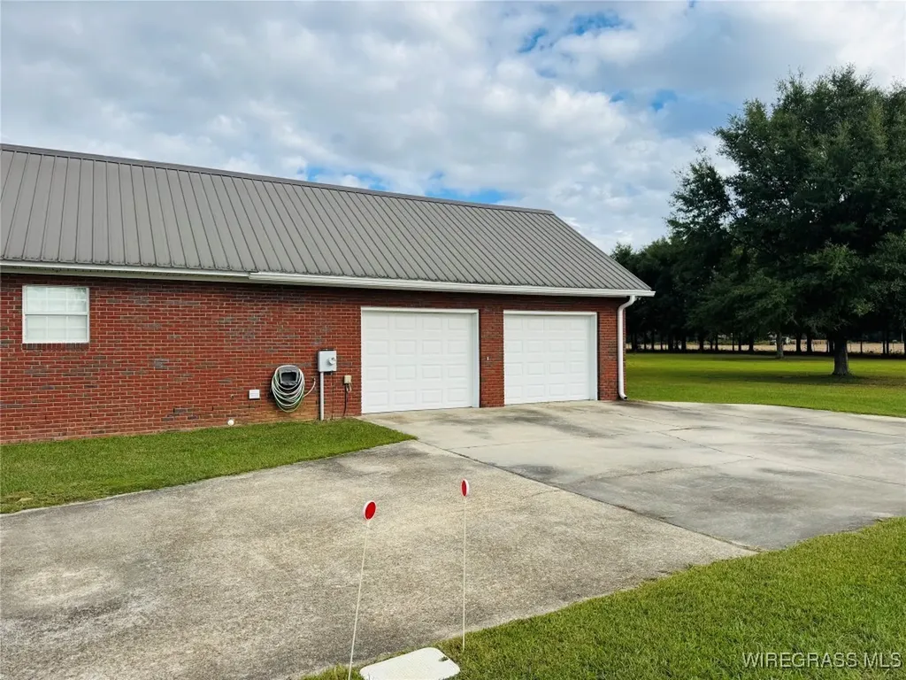 1716 Burl Lee Road Cottonwood AL 36320