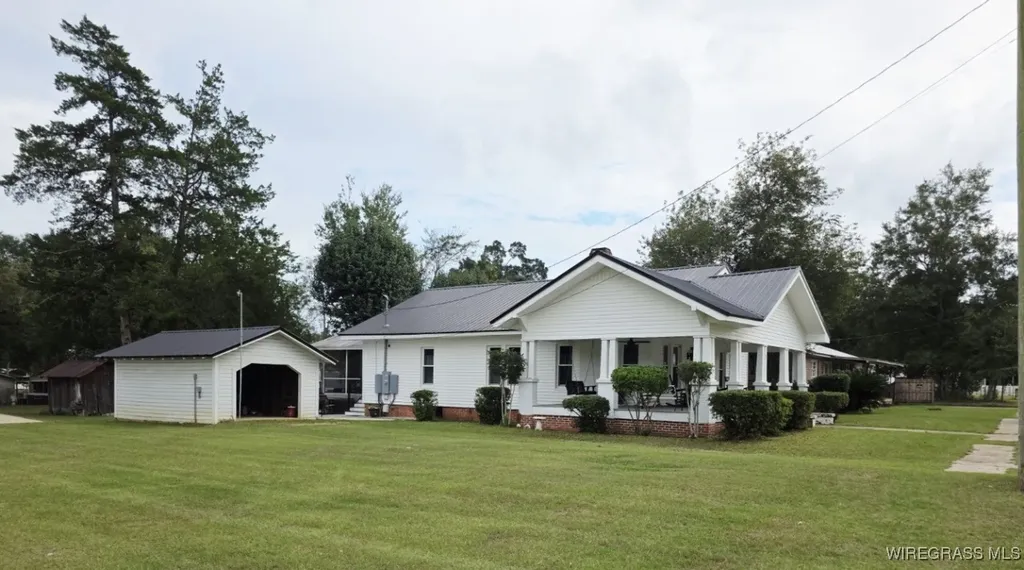 111 S Johnson Street Samson AL 36477