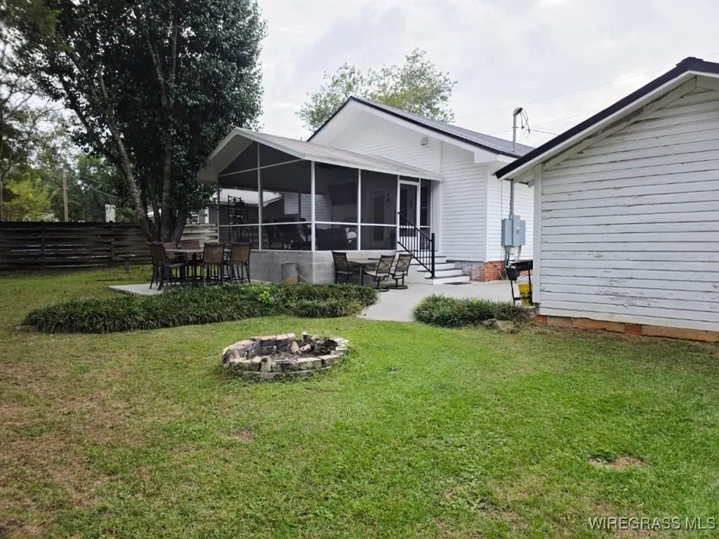 111 S Johnson Street Samson AL 36477