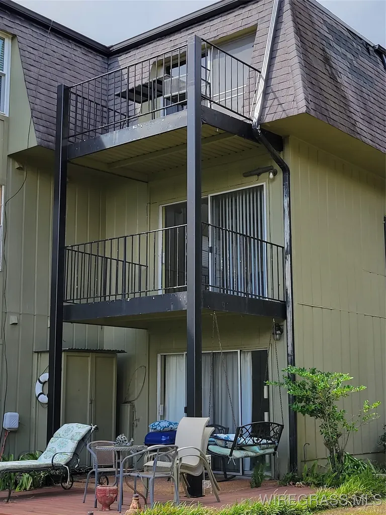 221 Riverbend Drive Mobile AL 36605