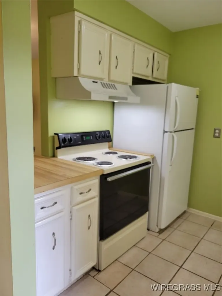 221 Riverbend Drive Mobile AL 36605