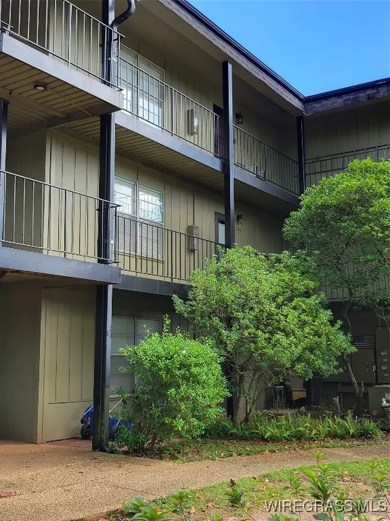 221 Riverbend Drive Mobile AL 36605