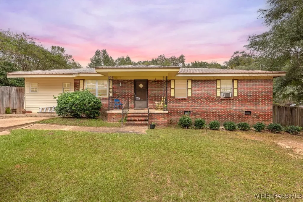 1597 Lakeview Road Ozark AL 36360