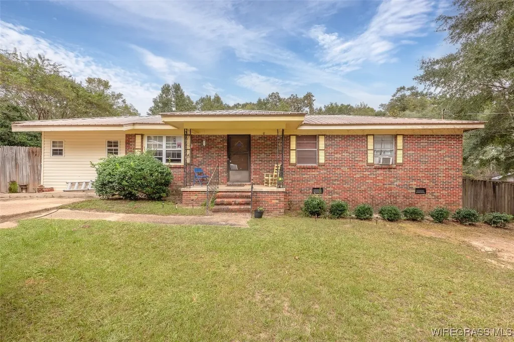 1597 Lakeview Road Ozark AL 36360