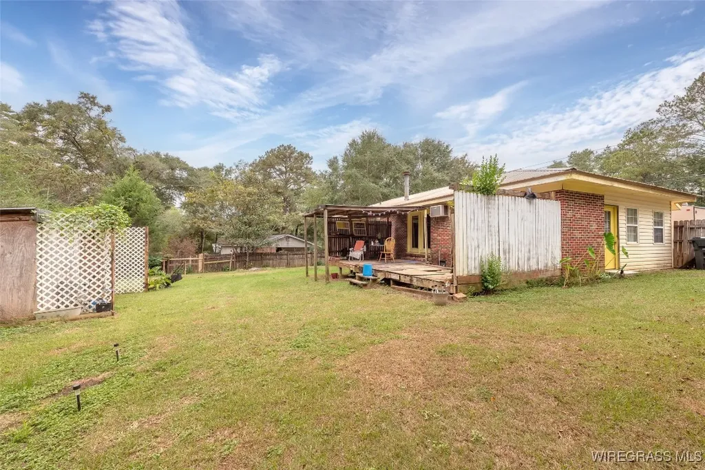 1597 Lakeview Road Ozark AL 36360