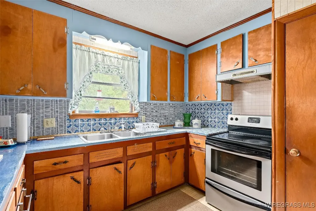 1597 Lakeview Road Ozark AL 36360