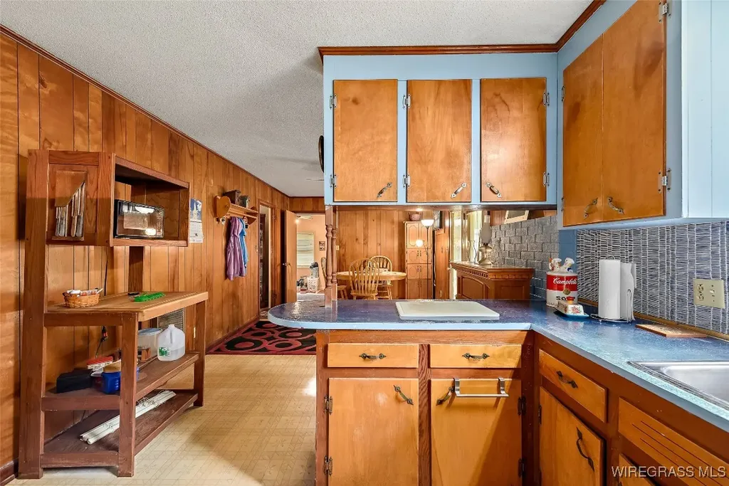 1597 Lakeview Road Ozark AL 36360