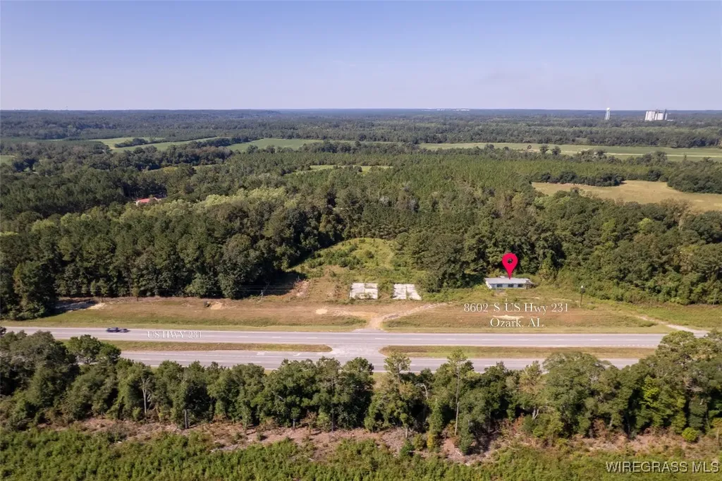 8602 Highway 231 Highway Ozark AL 36360