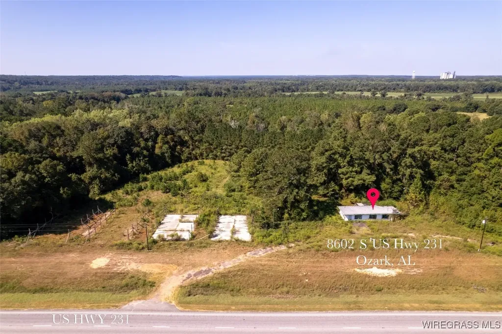 8602 Highway 231 Highway Ozark AL 36360