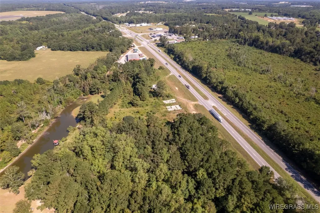 8602 Highway 231 Highway Ozark AL 36360