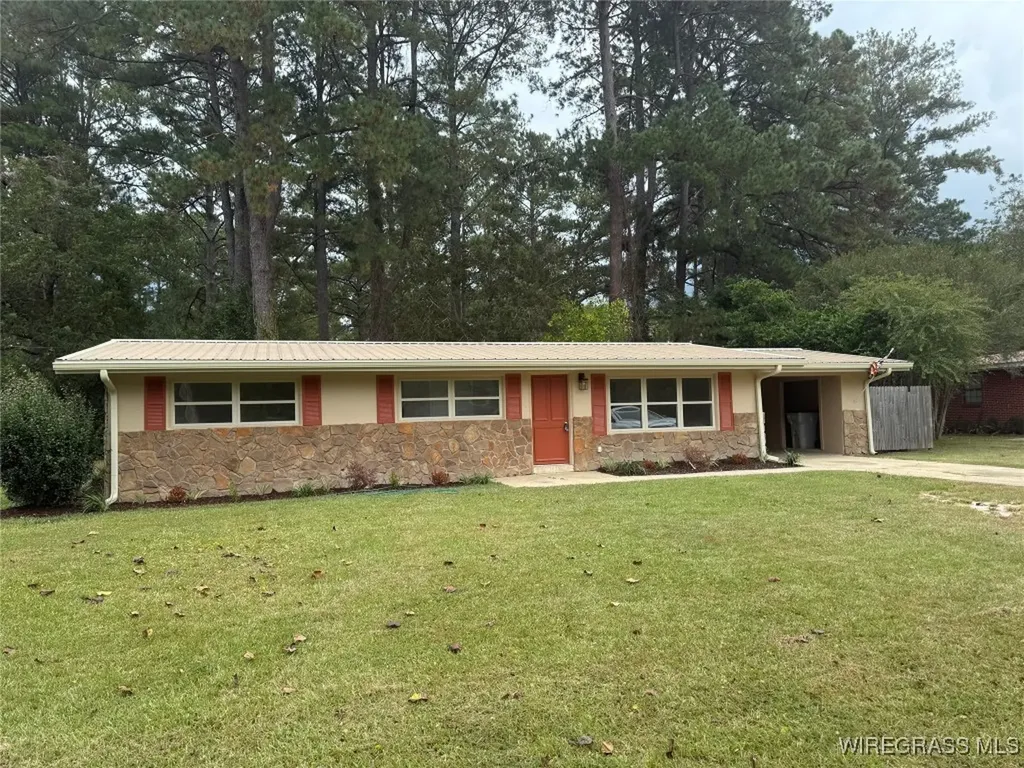 967 Elm Avenue Elba AL 36323