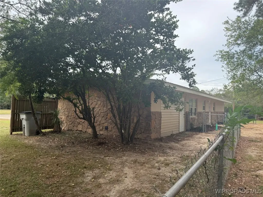 967 Elm Avenue Elba AL 36323