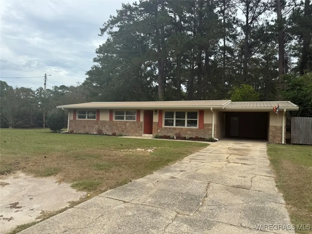 967 Elm Avenue Elba AL 36323