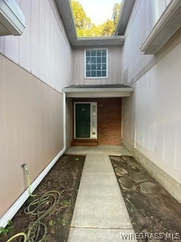 208 Ridgeway Drive Enterprise AL 36330