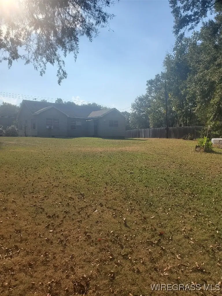 877 Bermuda Street Ozark AL 36360