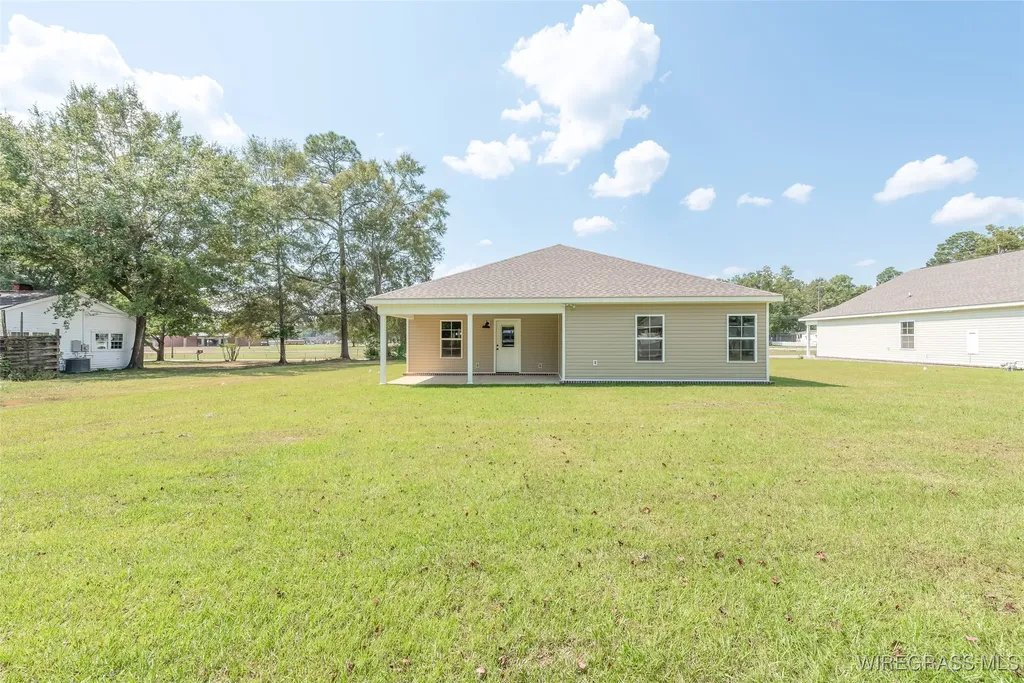 530 N Azalea Street Geneva AL 36340