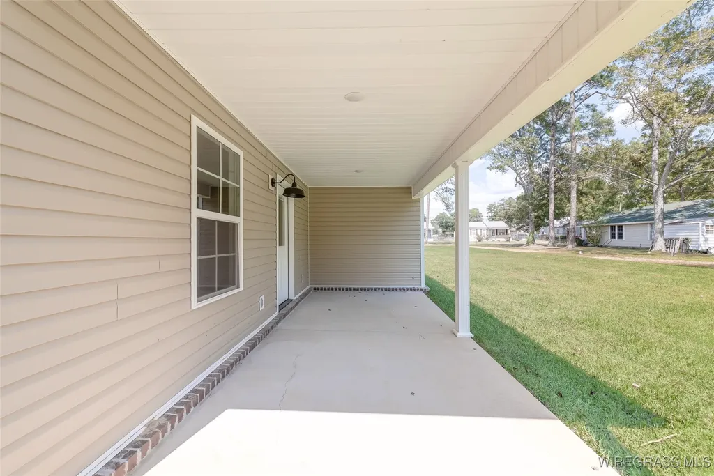 530 N Azalea Street Geneva AL 36340