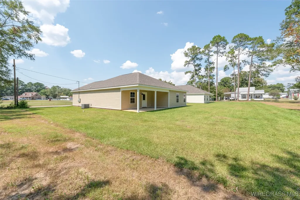 530 N Azalea Street Geneva AL 36340