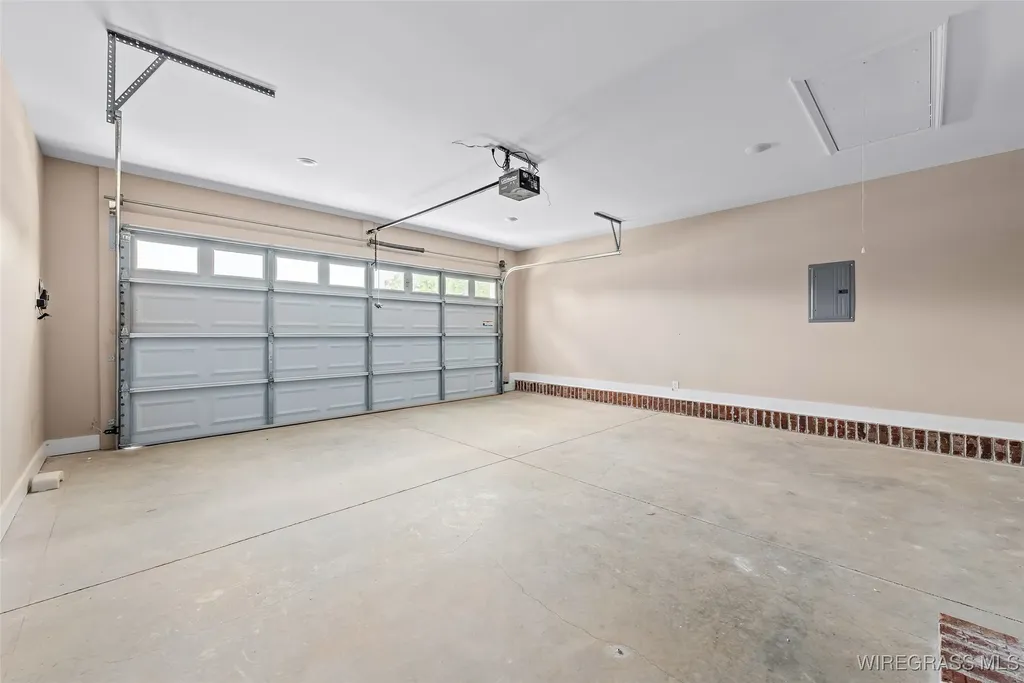 530 N Azalea Street Geneva AL 36340