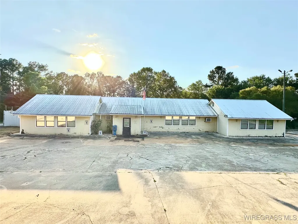 56 Hickory Tree Lane Daleville AL 36322