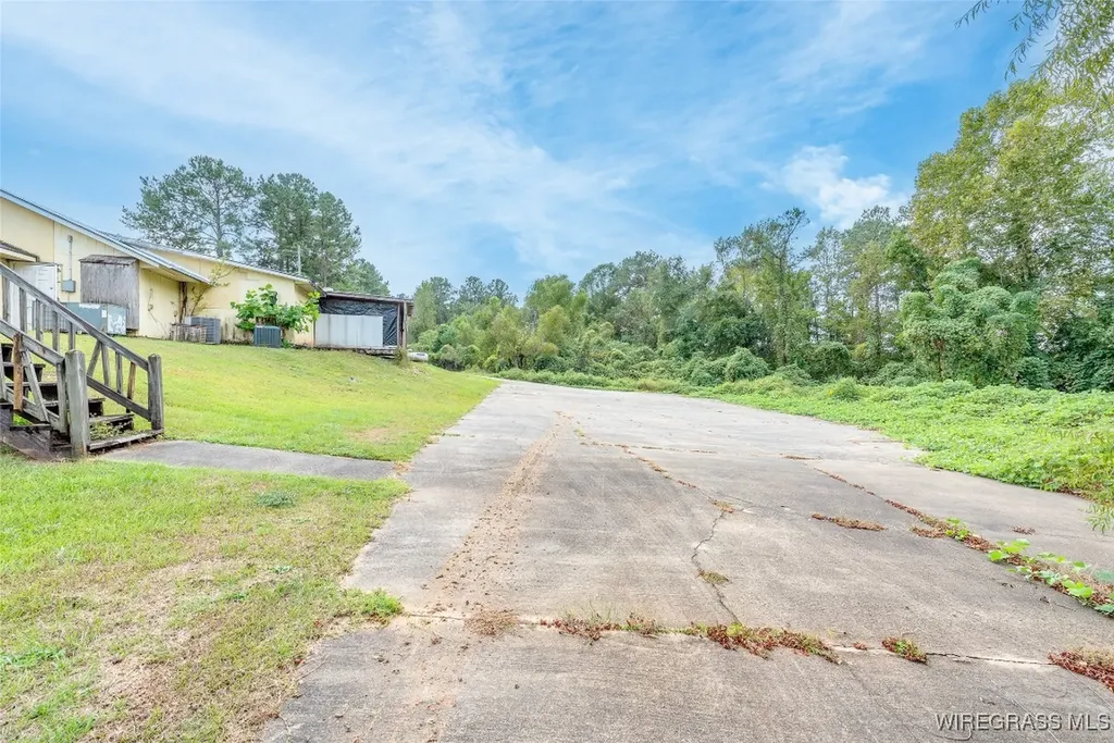 56 Hickory Tree Lane Daleville AL 36322