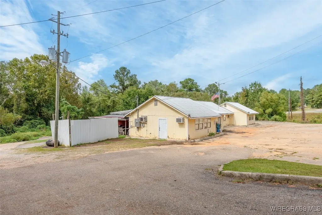 56 Hickory Tree Lane Daleville AL 36322