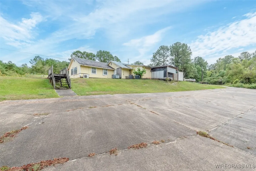 56 Hickory Tree Lane Daleville AL 36322