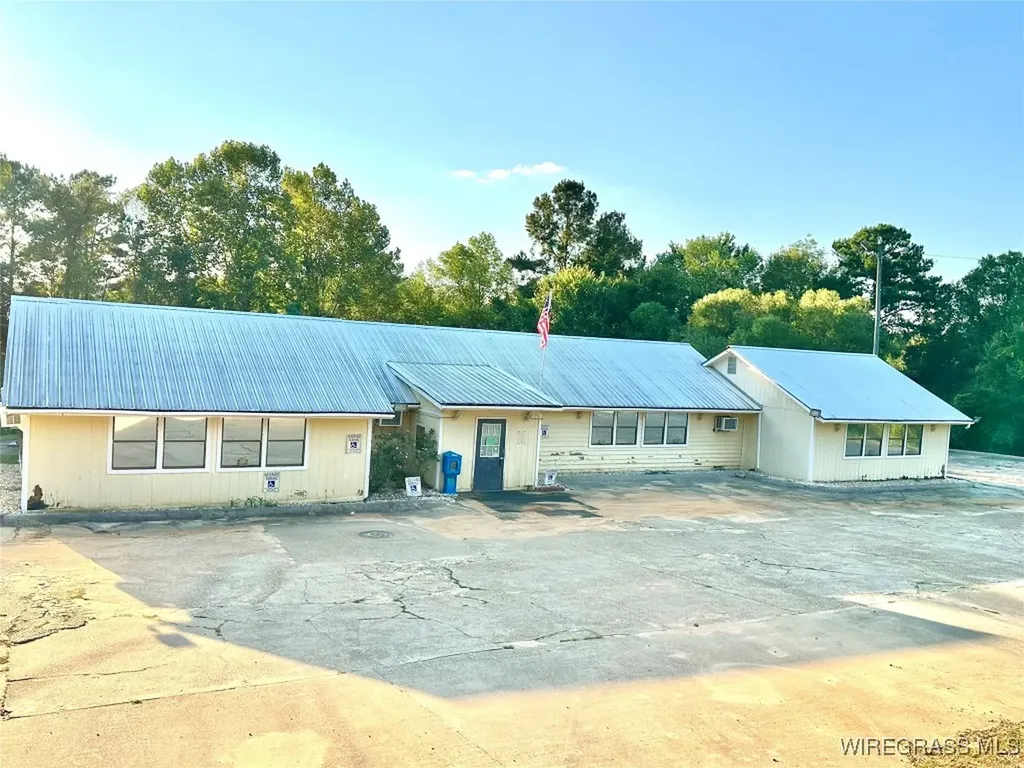 56 Hickory Tree Lane Daleville AL 36322