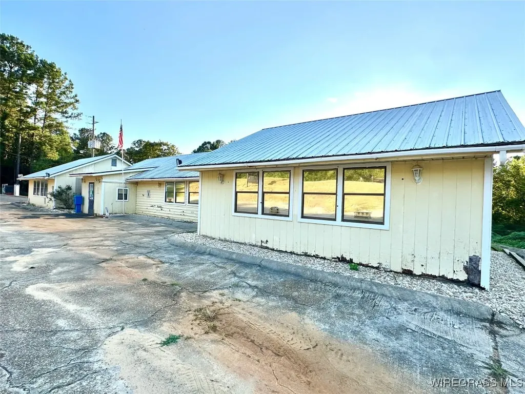 56 Hickory Tree Lane Daleville AL 36322