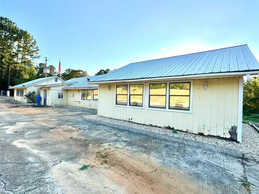56 Hickory Tree Lane Daleville AL 36322