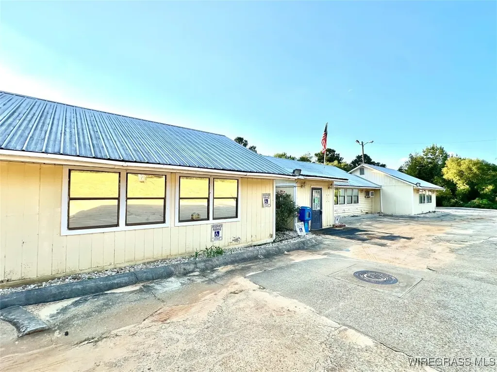 56 Hickory Tree Lane Daleville AL 36322